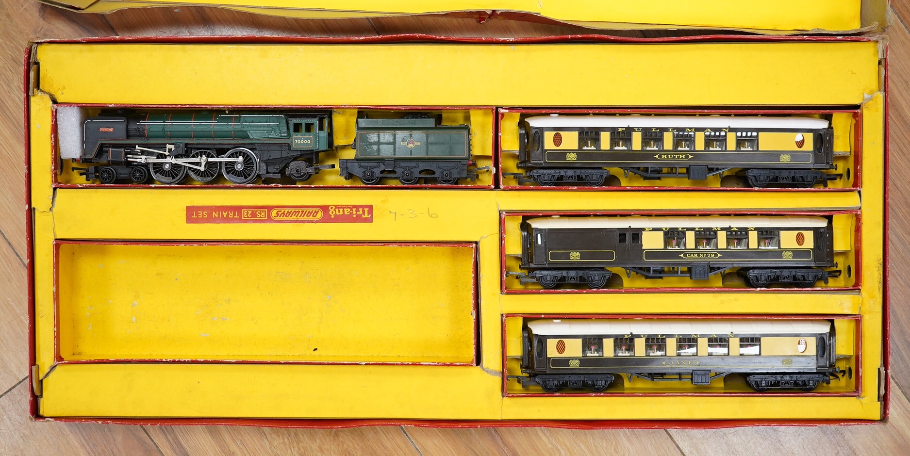 Ten unboxed 00 gauge railway locomotives and three train sets by Hornby, Tri-ang Railways, etc. including; eight tender locomotives, an Eastern Valleys Express train sets (R1122), a Tri-ang Railways Pullman set (RS.23),